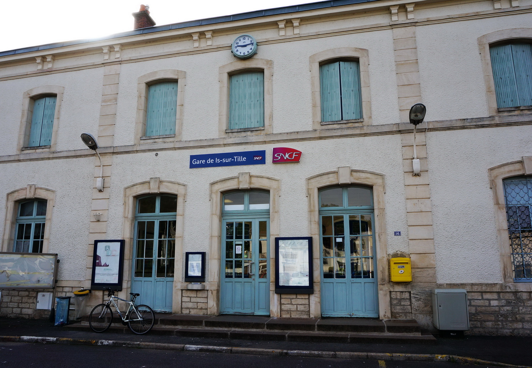 Entrée de la gare